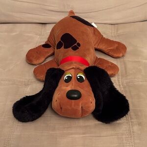Basic Fun Large Brown and Black Pound Puppy Stuffed Animal